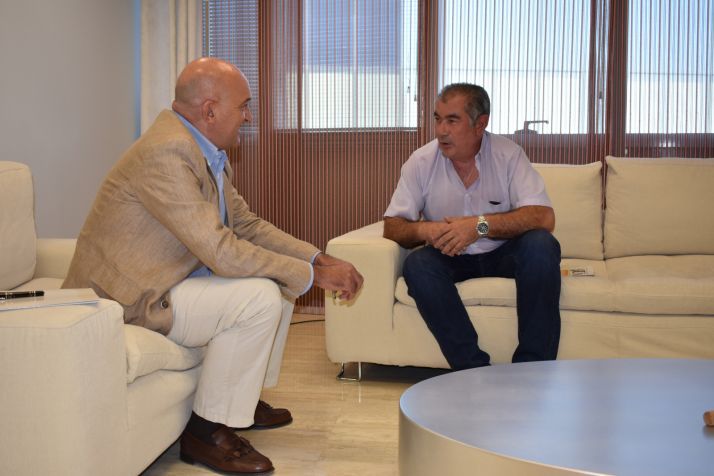 Reunión entre UPA y el consejero de Agricultura con las preocupaciones de agricultores como eje