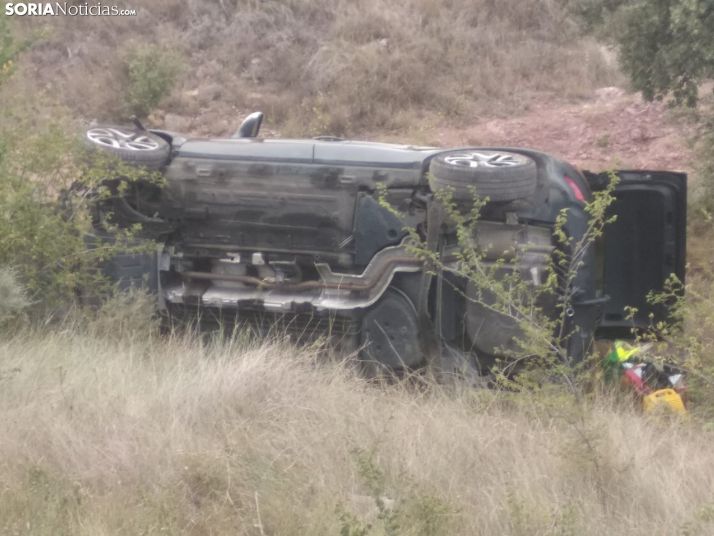 Los dispositivos sorianos rescatan a un varón herido después de que este volcase con su turismo en Villar del Campo 