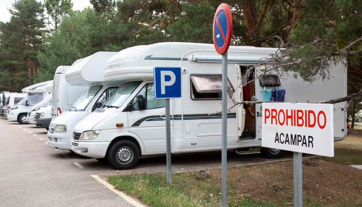 Autocaravanas estacionadas en un paraje de la provincia. /ASOHTUR