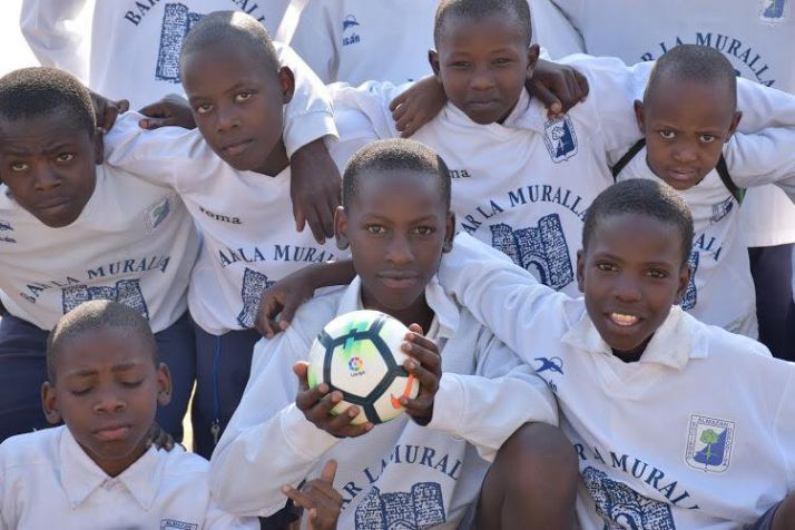 La Sociedad Deportiva Almazán tiñe Tanzania de blanquiazul 