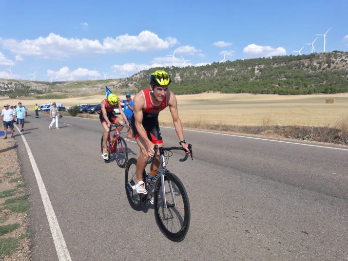 Jaime Izquierdo, montando en bicicleta. Imagen del Twitter del atleta