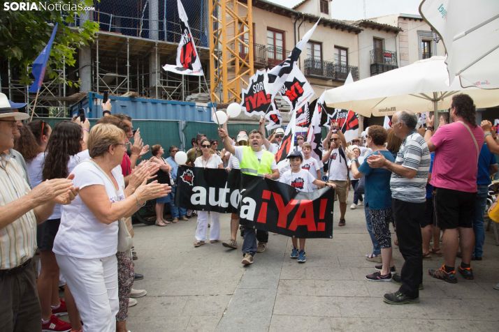 Galería de imágenes: marcha lenta a Aranda por la Autovía del Duero