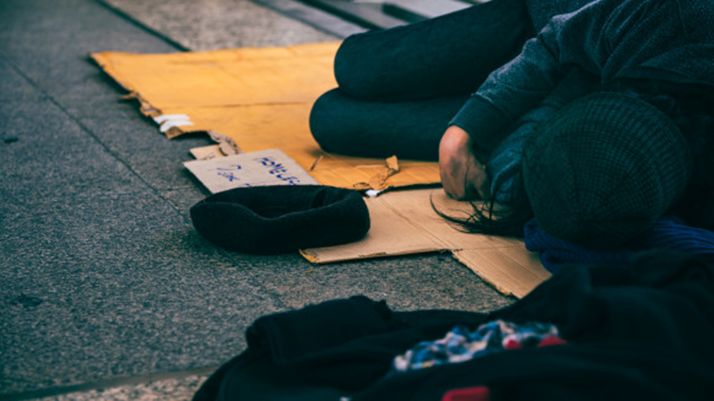 Un sintecho, trasladado en UVI móvil tras una pelea en Burgos