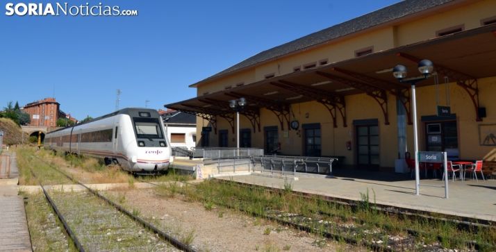 El tren Soria-Madrid vuelve a quedarse en la vía y los viajeros son llevados a Madrid en autobús