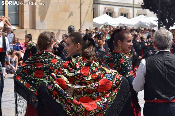 GALERÍA: Covaleda baila la Jota y la Rueda por San Lorencito