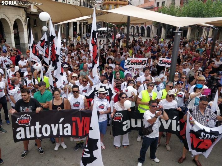 Concentración en Aranda por la marcha lenta por la Autovía dle Duero. /SN