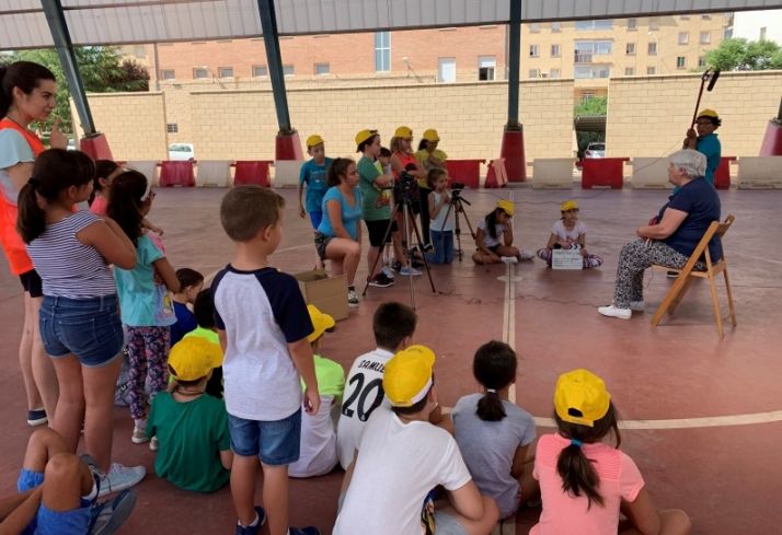 Arcos de Jalón escucha a sus mayores y viaja al pasado con ellos y el ferrocarril
