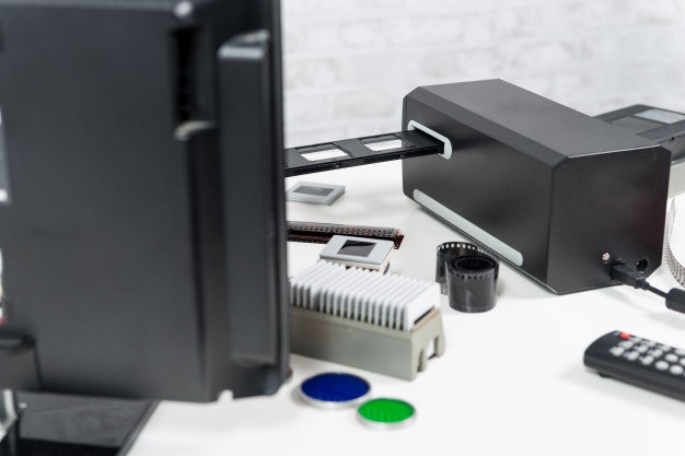 El escritor y guionista Vicente Molina Foix cierra este viernes el 56 Curso de Cinematografía en la UVa