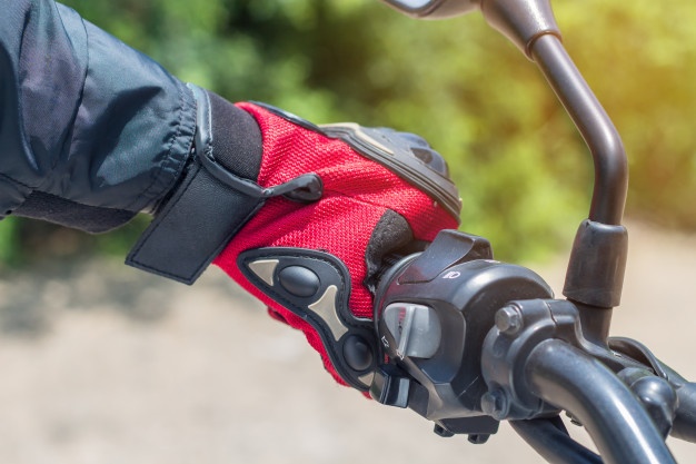 Fallece un motorista tras sufrir un accidente en la entrada de Santa María del Prado