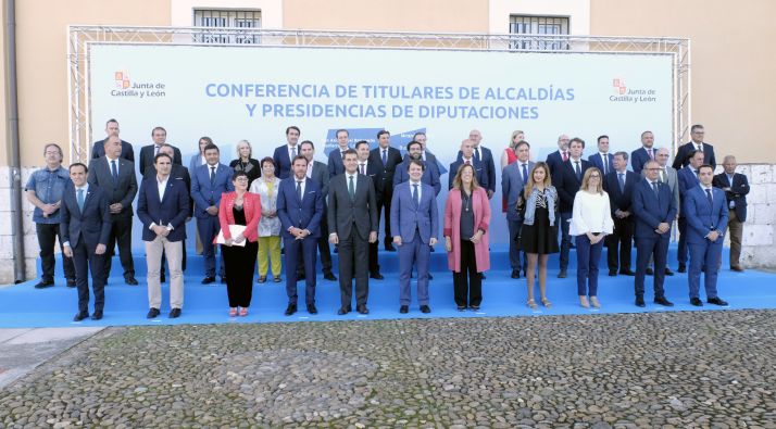 Mañueco anuncia los primeros 10 M€ para extender internet de alta velocidad al medio rural