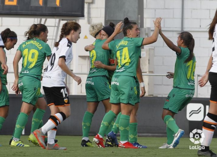 La Real Sociedad, con Lucía, es remontada por el Valencia y el Parquesol, sin Charle, se estrena a lo grande en Mareo 