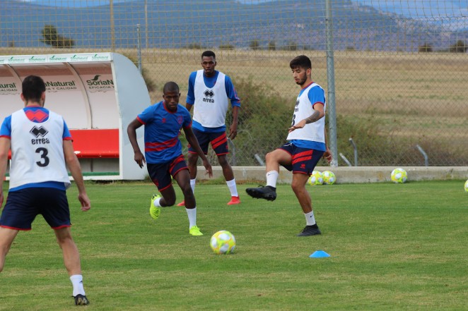 Sidi Amar Sidi Bouna Amar (Sidi) y Mbark El Id Abdou (Abdou) son internacionales sub-20 con su país, Mauritania. CD Numancia