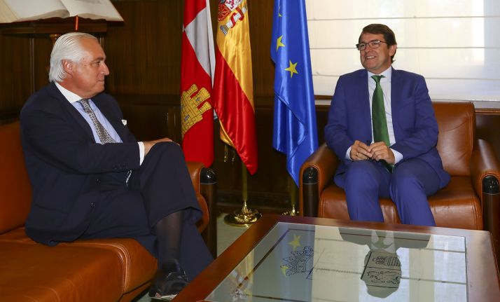 José Luis Concepción (izda.) y Alfonso Fernández Mañueco. /Jta.