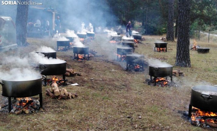 Las ollas en pleno hervor esta mañana. /SN