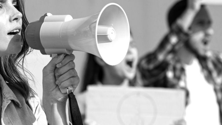 Convocan una huelga estudiantil y de consumo para el viernes