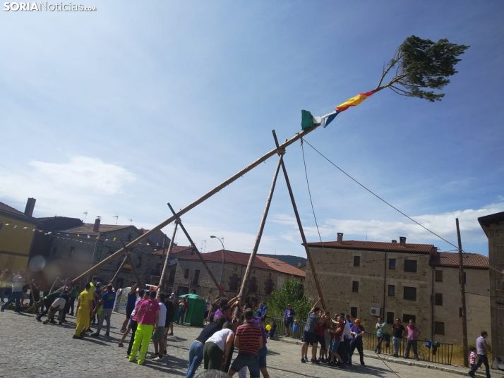 Duruelo pinga el mayo en honor al Santo Cristo de las Maravillas