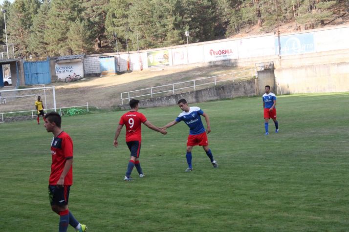 Norma y Abejar durante un partido amistoso en pretemporada.