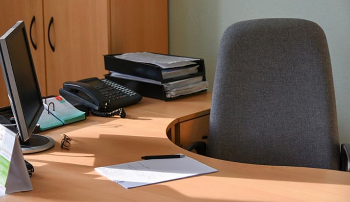 La Junta plantea implantar las 35 horas para los empleados públicos de la Comunidad esta legislatura