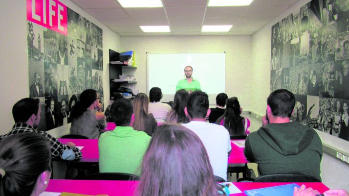 Oposiciones: la Junta saca 5.478 plazas,  muchas de ellas de oficios