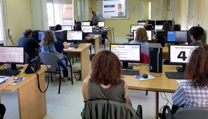 Alumnos en un aula de FOES. /FOES