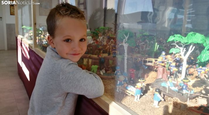 Román de Pablo, visitante 4.000 de la muestra. /SN