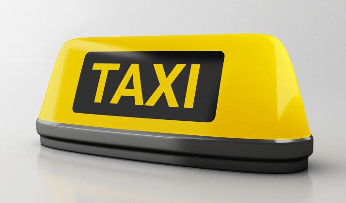El taxímetro homologado y el módulo luminoso exterior en los taxis interurbanos de CyL serán suprimidos