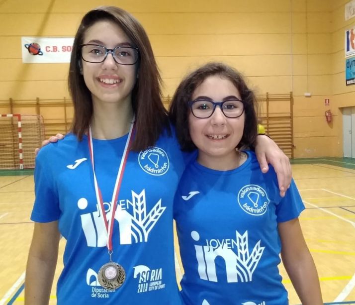Carmen y Diana, del Bádminton Valonsadero, se desplazaron a Cantabria.