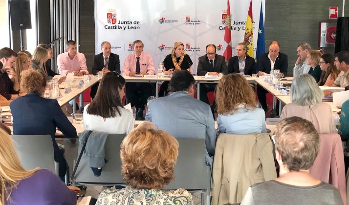 La reunión sobre el acuerdo este lunes. /Jta.