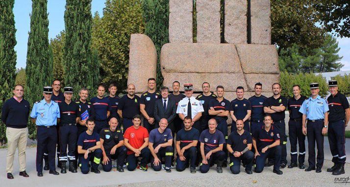 Foto de familia con los bomberos sorianos y los galos. /Ayto.