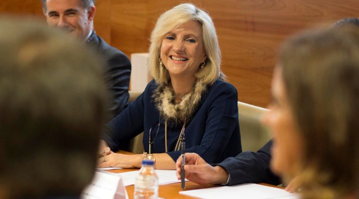 La consejera de Sanidad, Verónica Casado, acompañada por el gerente de Sacyl, Manuel Mitadiel. /Jta.