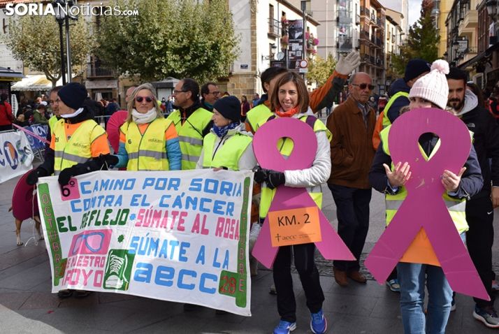 La lucha contra el cáncer une atletismo y golf en Soria