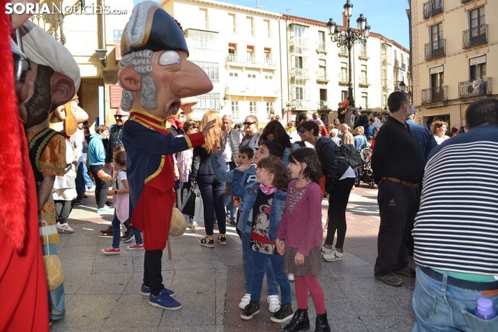GALERÍA: Los Gigantes y Cabezudos anuncian otro día de fiesta en Soria