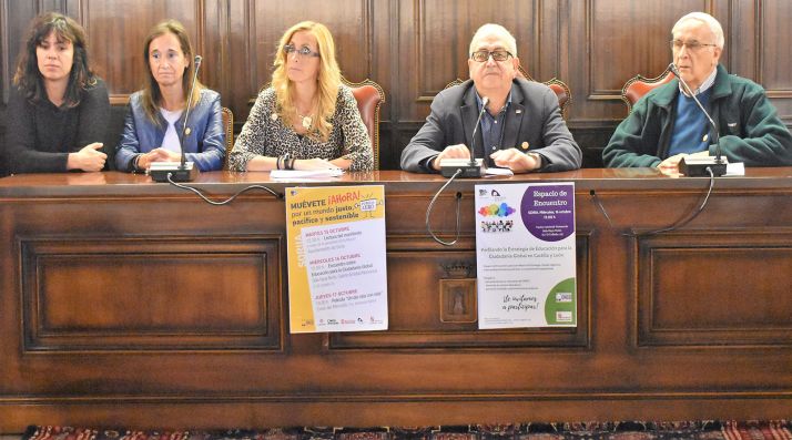 Una imagen del acto en el ayuntamiento este martes. /Ayto.