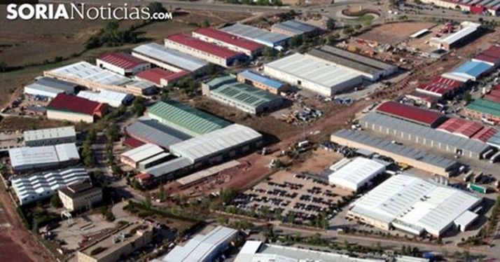 Mañueco anuncia para antes de final de año una rebaja media del 15% en el precio del suelo industrial de la Junta