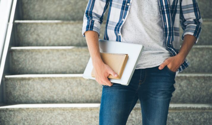 Modificado decreto de ayuda a huérfanos de víctimas de violencia de género para mejorar su acceso a estudios universitarios