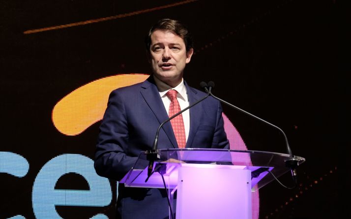 Fernández Mañueco reclama un entorno institucional estable ante un posible nuevo contexto de desaceleración económica