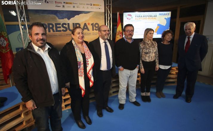 Calonge, (3º izda.) durante la jornada de esta tarde en El Hueco. /SN