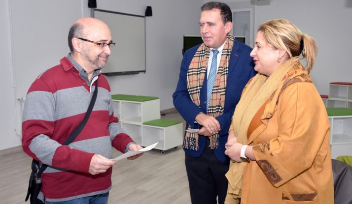  Yolanda de Gregorio y Javier Barrio con Francisco Javier Homs. /Jta.