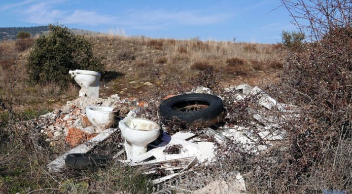 La Junta adjudica, en más de 431.000 euros, la restauración de 62 escombreras en 26 municipios 