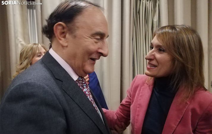 Rocío Lucas y Ángel de Miguel esta tarde en el acto académico de la UNED. /SN