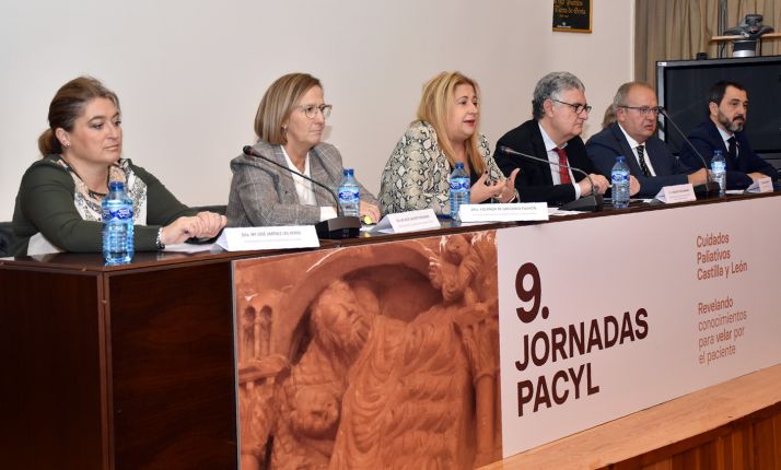 Mesa presidencial de la apertura de las jornadas. /Jta.