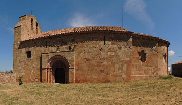 Iglesia de San Juan Bautista de Tozalmoro, BIC desde 1991.