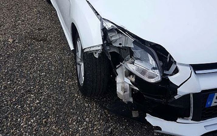 Daños en el vehículo donde viajaba el investigado. /GC