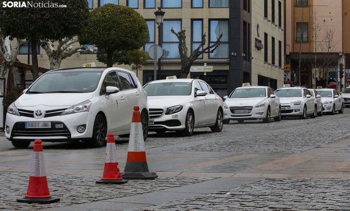 Parada de taxis en la plaza Ramón y Cajal, en la capital soriana. /Freddy Páez