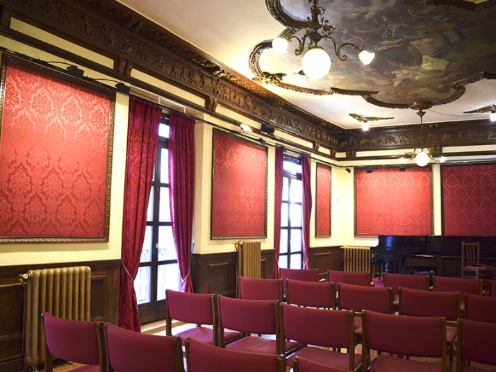 Una de las salas del Centro de Amistad Numancia.