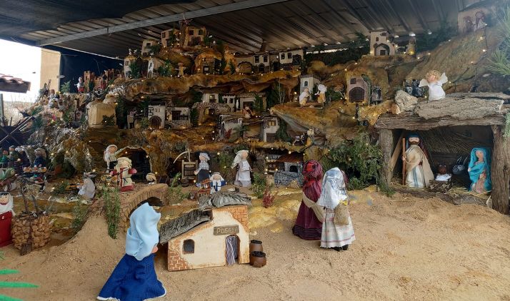 Mujeres de Santa María de Huerta exponen su magnífico belén