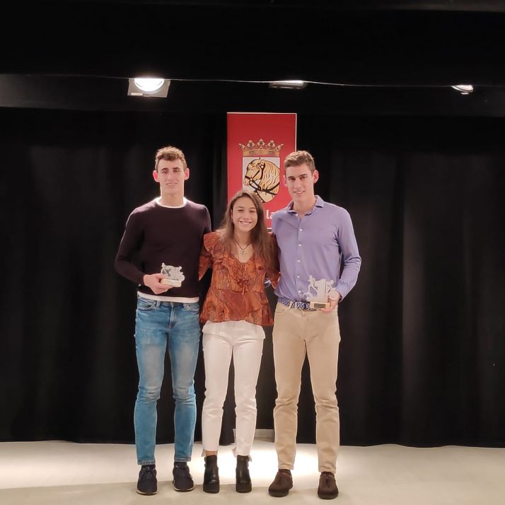 Calurosa acogida de Cuéllar a la Gala Regional de Triatlón, con los sorianos premiados Marina Muñoz, Alfonso y Jaime Izquierdo y David Ródriguez