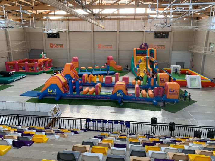 Los más pequeños disfrutan de la Navidad en el San Andrés