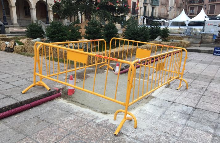 El PP critica las chapuceras rampas de cemento en la plaza Mayor 