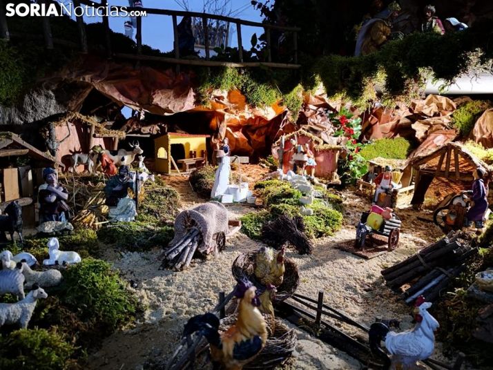 Fotos: La Navidad inunda Almarza con el belén más grande de la provincia